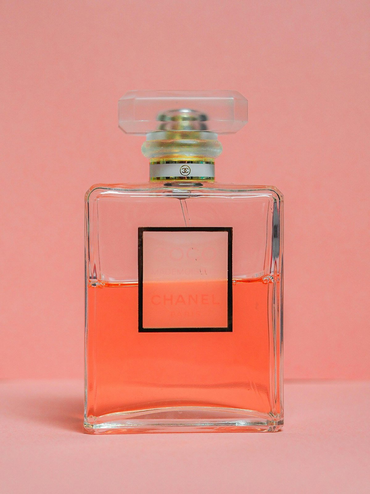 عطر نسائي عملي — Brellia