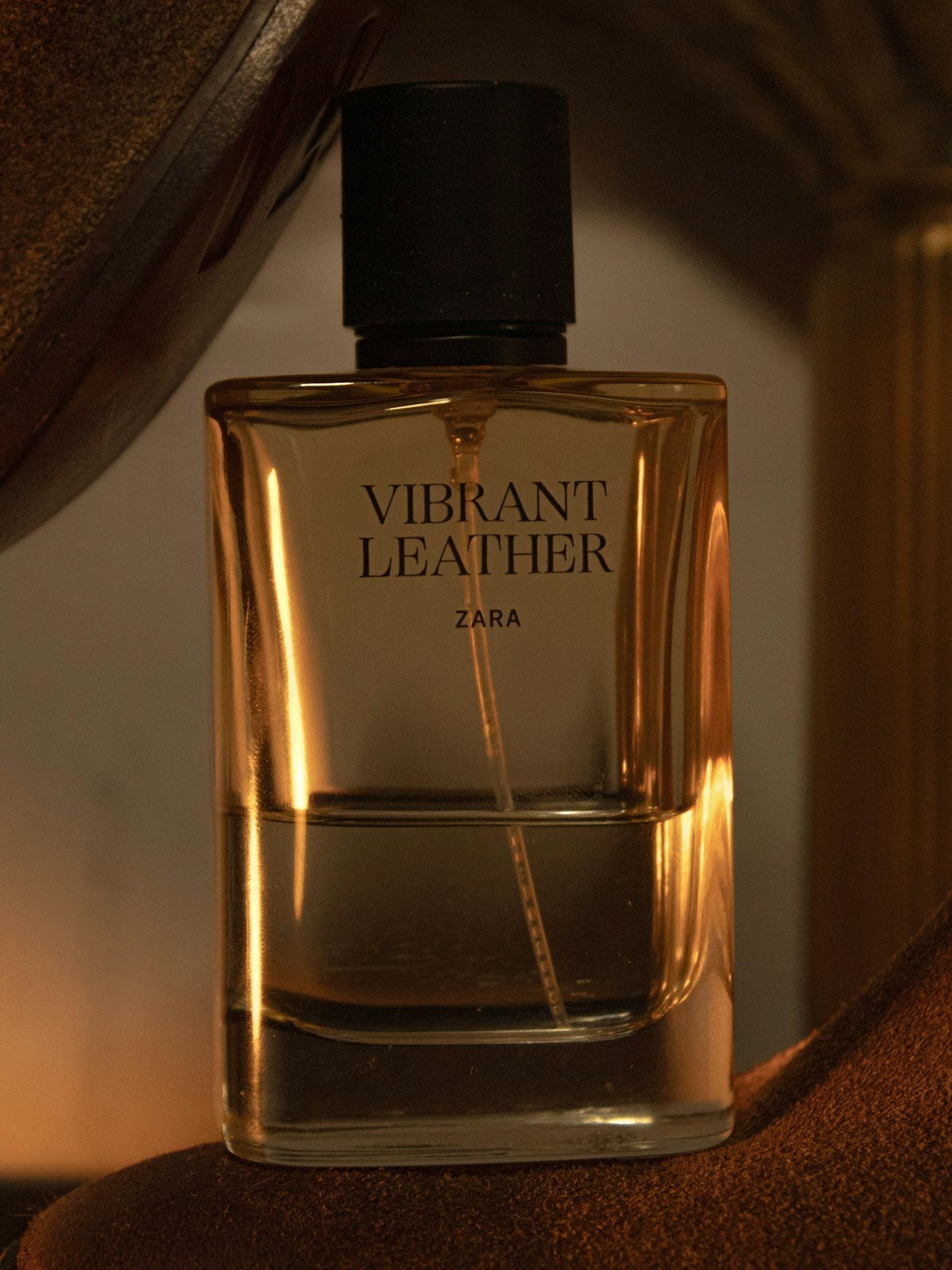 عطر رجالي أنيق — Nyxora
