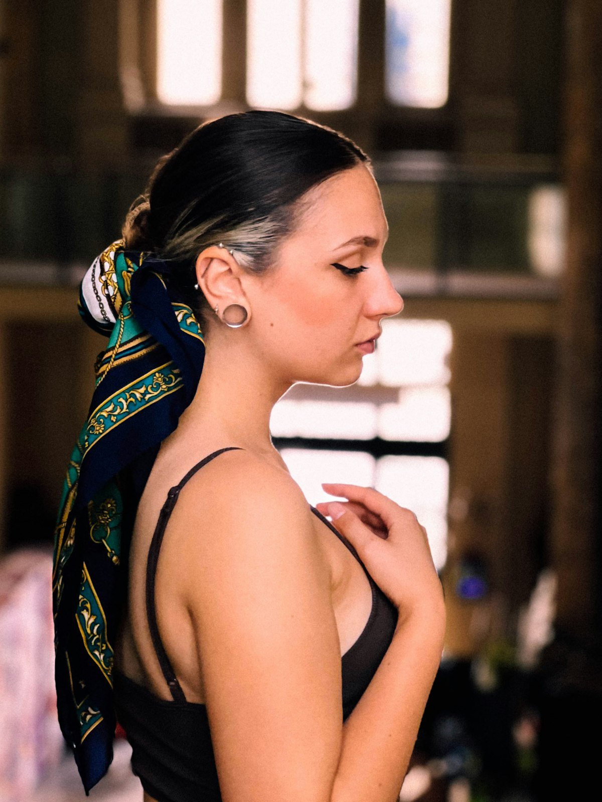 وشاح عصري — Sirocca