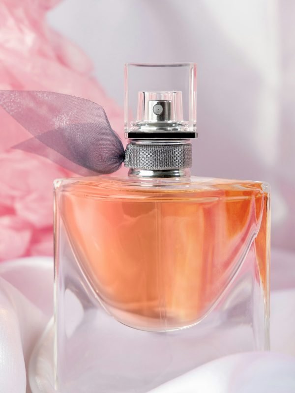 عطر نسائي رسمي — Nevaine