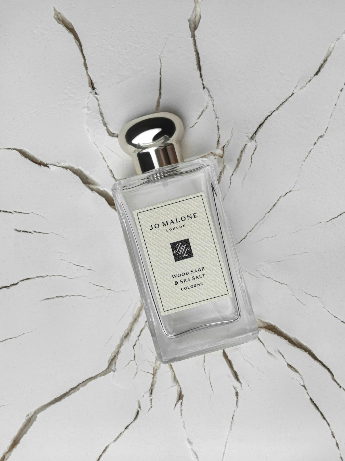 عطر نسائي ناعم — Mirael