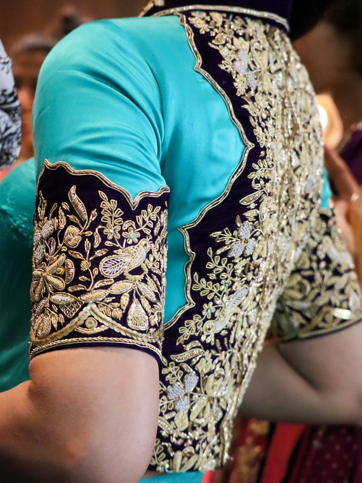 بلوزة خفيفة — Vireo